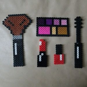 PERLER BEAD MAKEUP SET